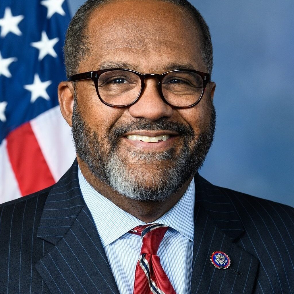 Rep._Troy_Carter_-_117th_Congress_Official_Portrait_(cropped)